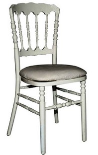 sedia-napoleon-bianca-elegante-noleggio-val-vomano-roseto.jpg